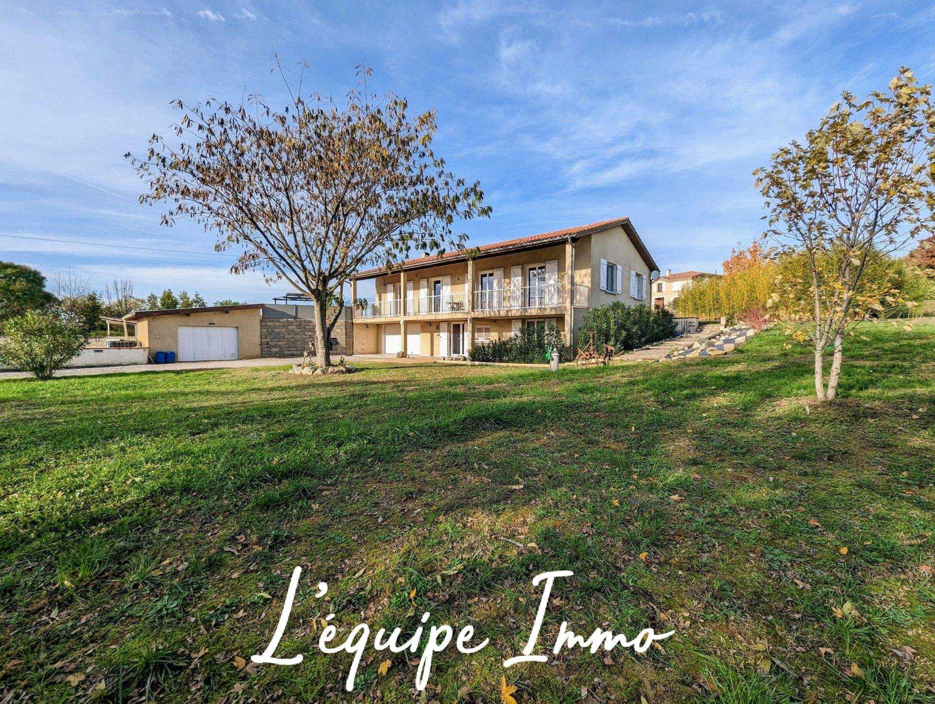 House in Blere, Centre-Val de Loire 11146543