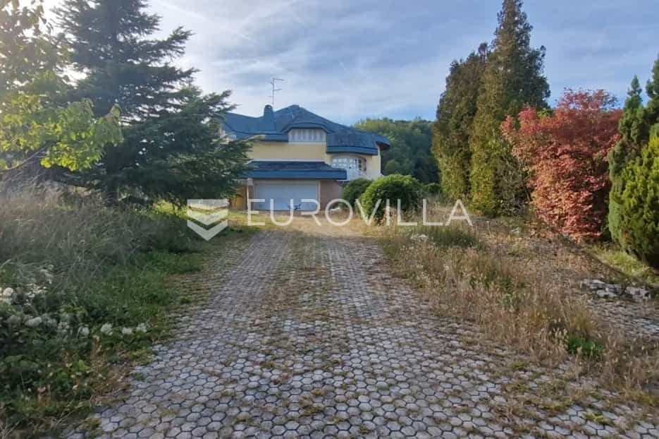 σπίτι σε Velika Rakovica, Zagrebacka Zupanija 11146650