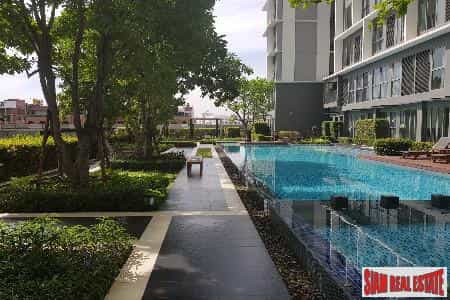 Condominium in Ban Don Sala, Ratchaburi 11146913