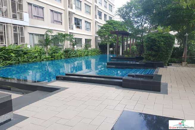 Condominium in Ban Kho Hai, Nakhon Pathom 11146967