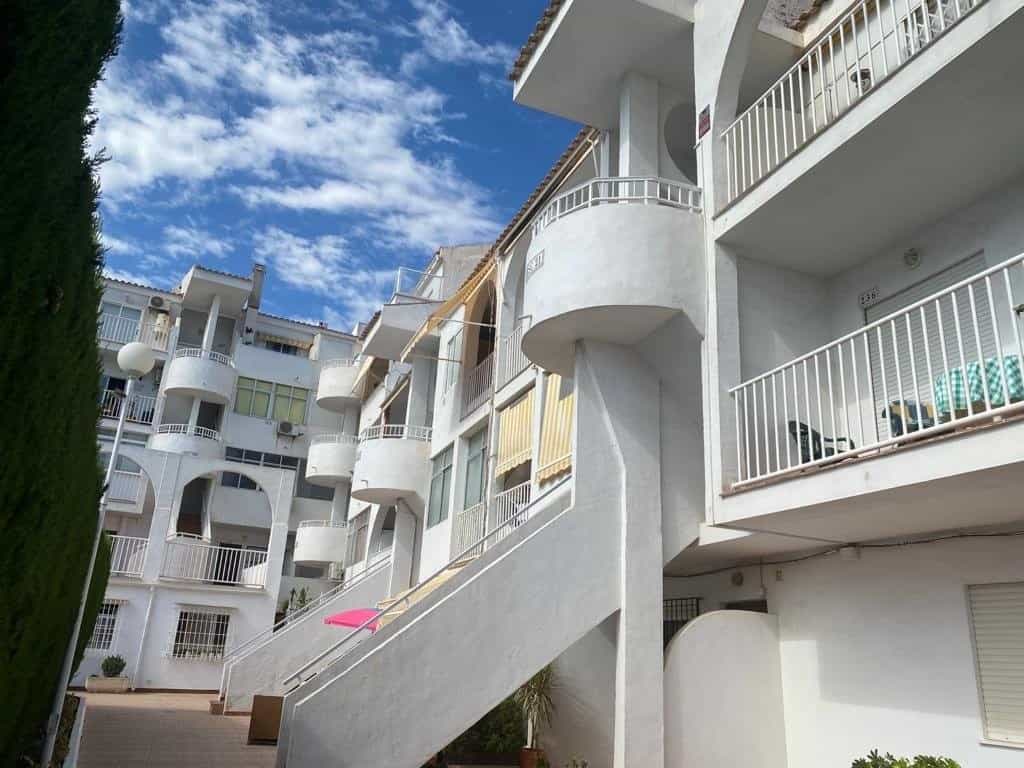 Condominium in Torrevieja, Comunidad Valenciana 11147117