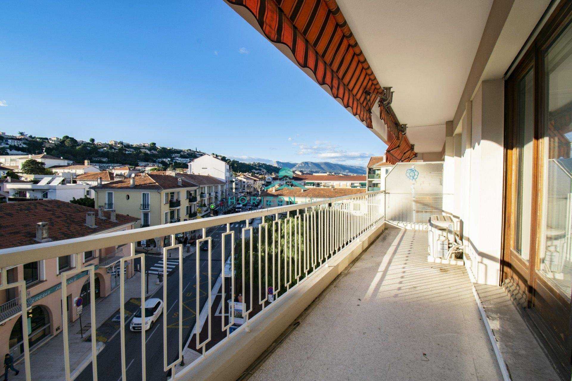 Condominium in Saint-Laurent-du-Var, Provence-Alpes-Cote d'Azur 11150252