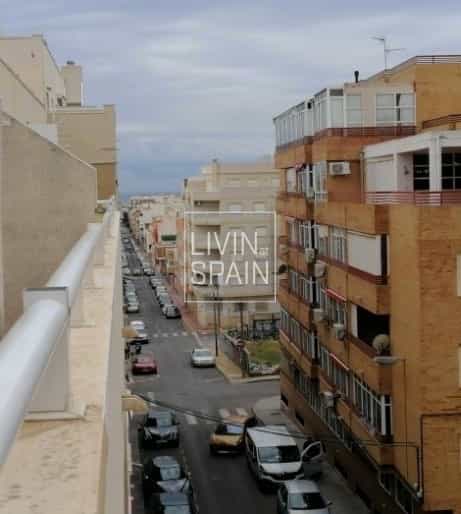 公寓 在 Torrevieja, 巴倫西亞 11150637