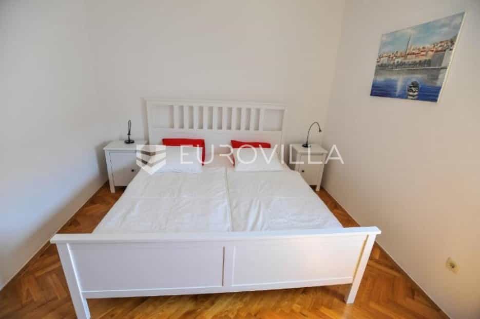 公寓 在 Split, Splitsko-dalmatinska županija 11151906