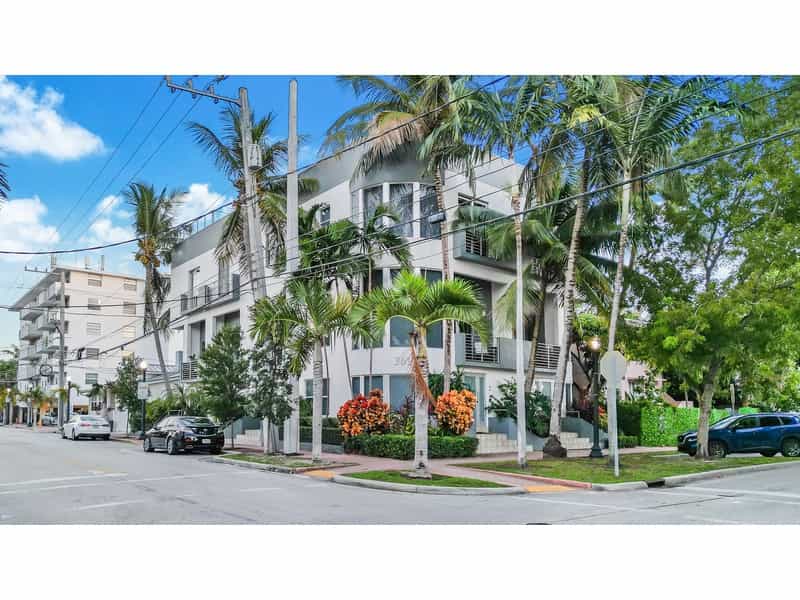 House in Miami Beach, Florida 11151983