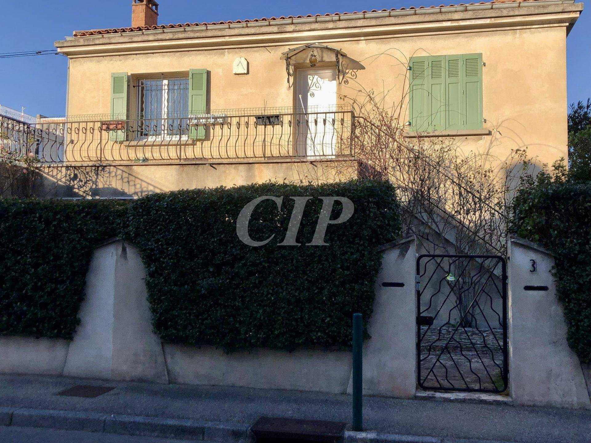 House in Avignon, Provence-Alpes-Cote d'Azur 11153753