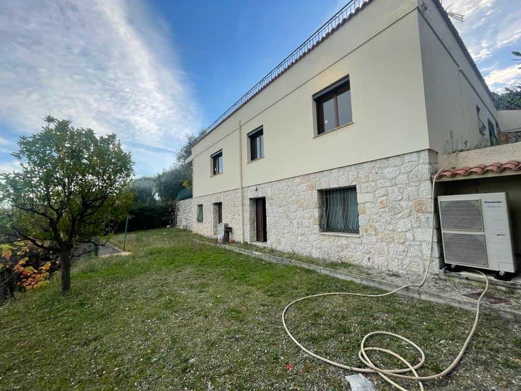 House in Falicon, Provence-Alpes-Cote d'Azur 11153758