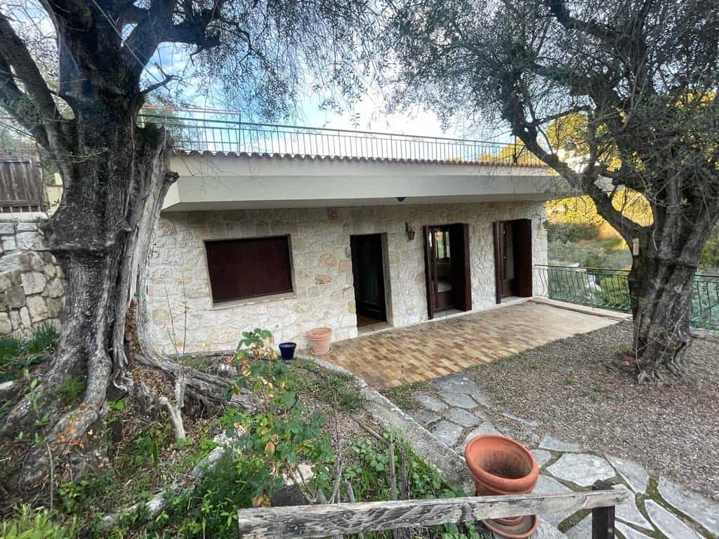 Huis in Falicon, Provence-Alpes-Côte d'Azur 11153758