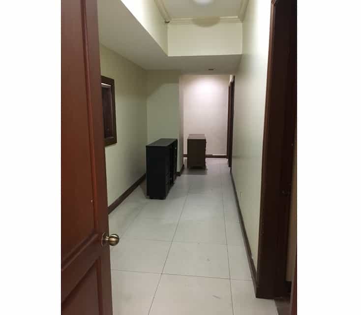 Condominium in Santa Cruz, Makati 11154065
