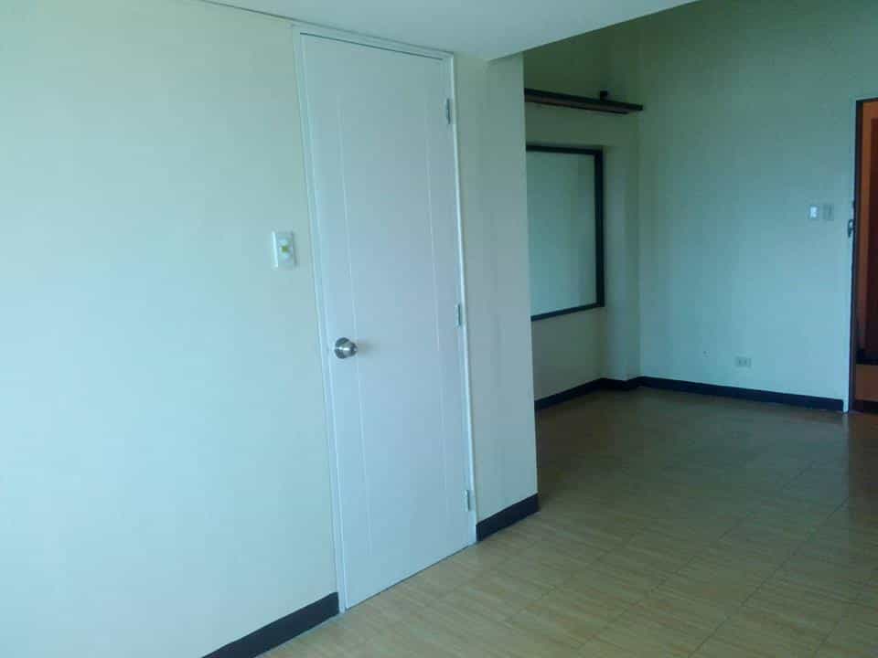 Condominium in Malamig, Mandaluyong 11154281