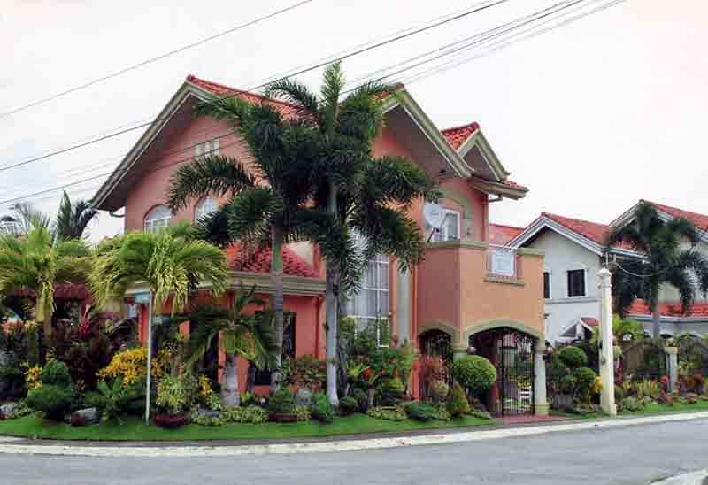 Dom w Dila, Laguna 11155405