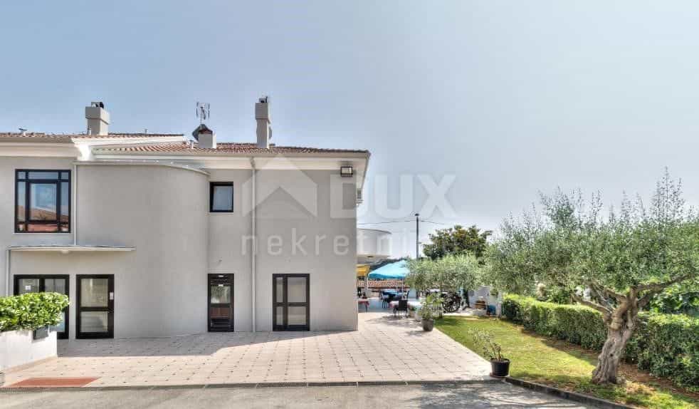 Residential in Umag, Istria County 11157302