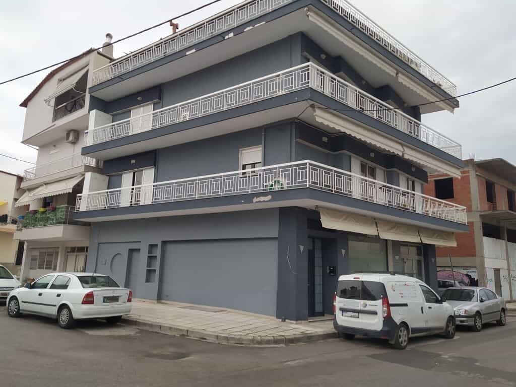 Condominium in Polichni,  11157375