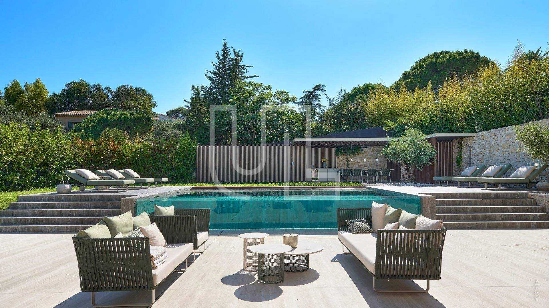 Rumah di Vallauris, Provence-Alpes-Cote d'Azur 11159681