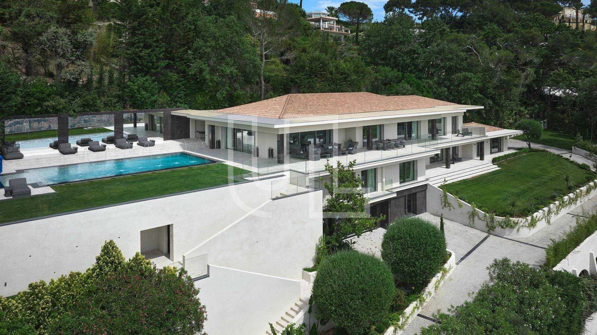 Residential in Cannes, Provence-Alpes-Côte d'Azur 11159682