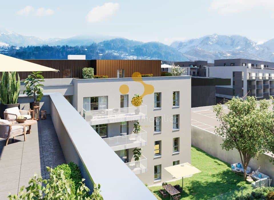 Condominium in Sallanches, Haute-Savoie 11159940