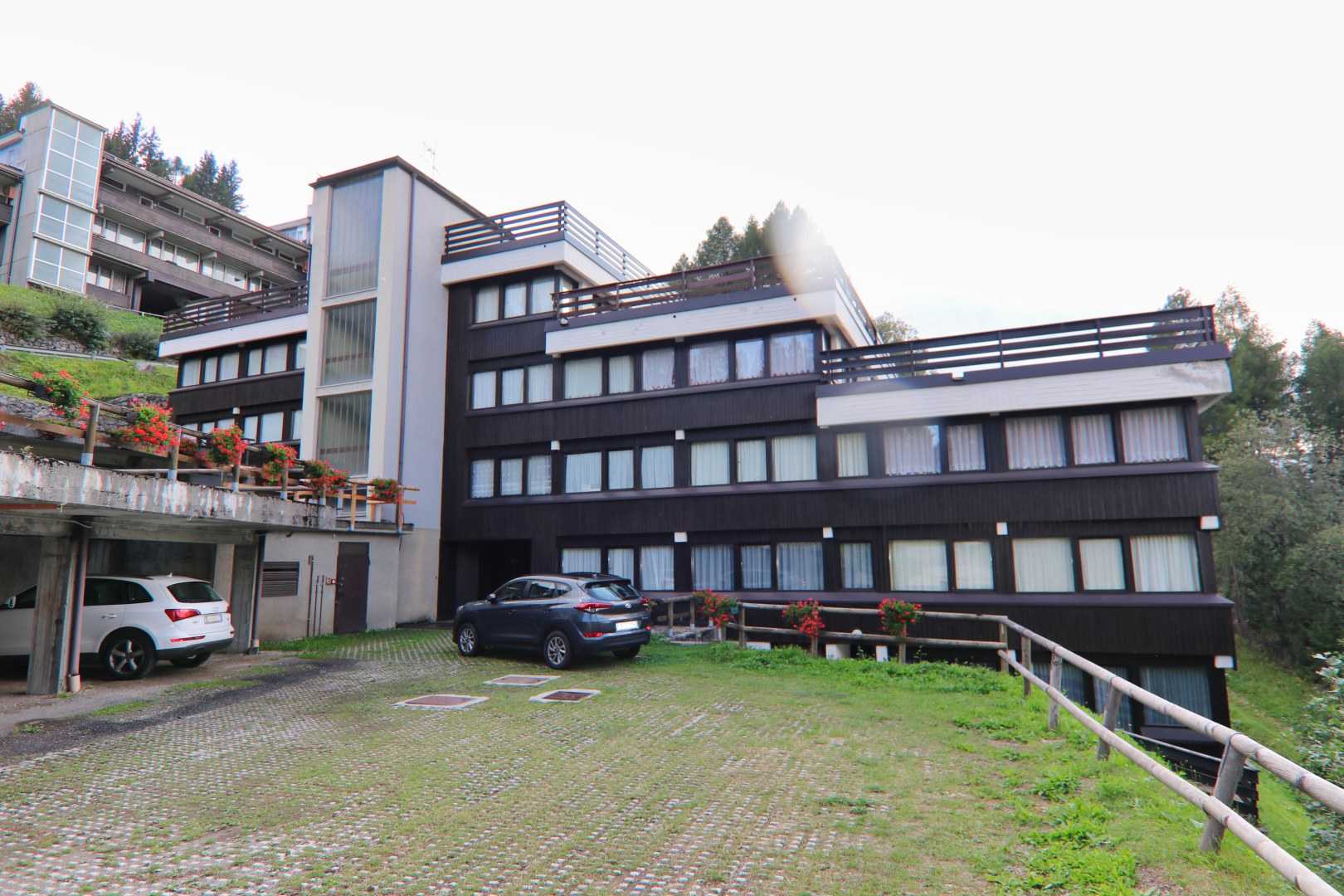 Condominium in Mezzana, Trentino-Alto Adige 11160043