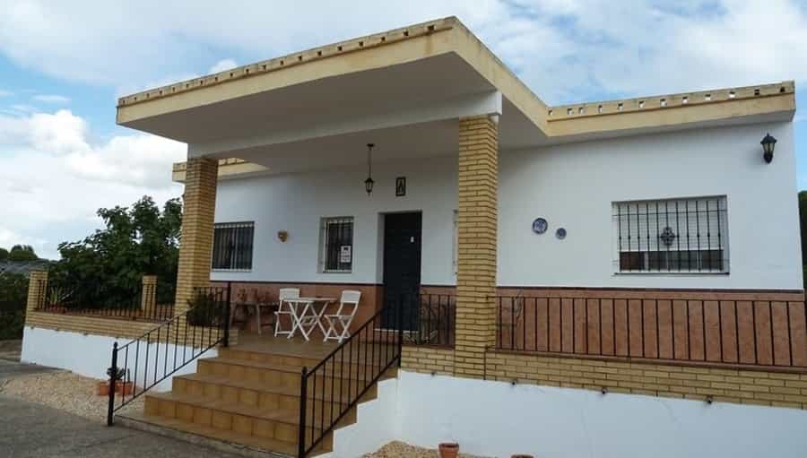 بيت في Lucena del Puerto, Andalucía 11160699
