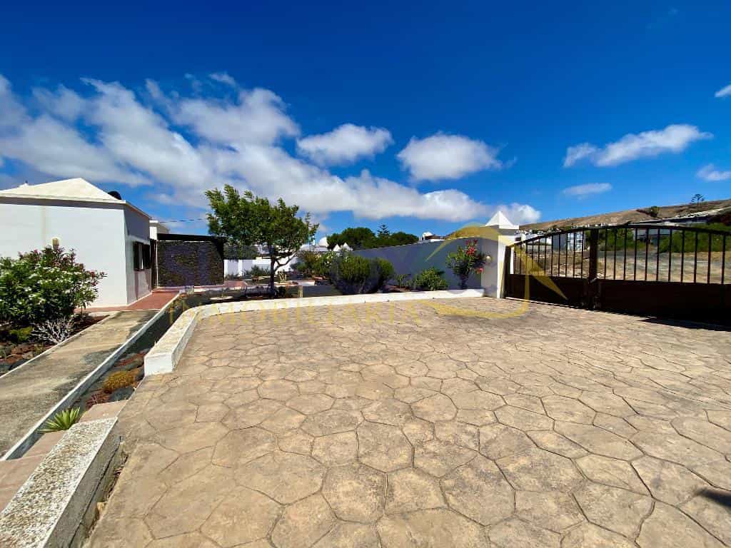 House in Teguise, Canary Islands 11161005