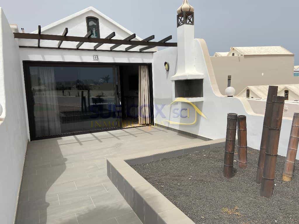 House in Arrecife, Canary Islands 11161031