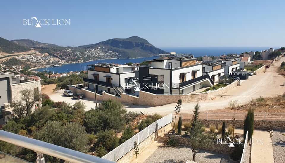 Condominium in Kalkan, Antalya 11161255