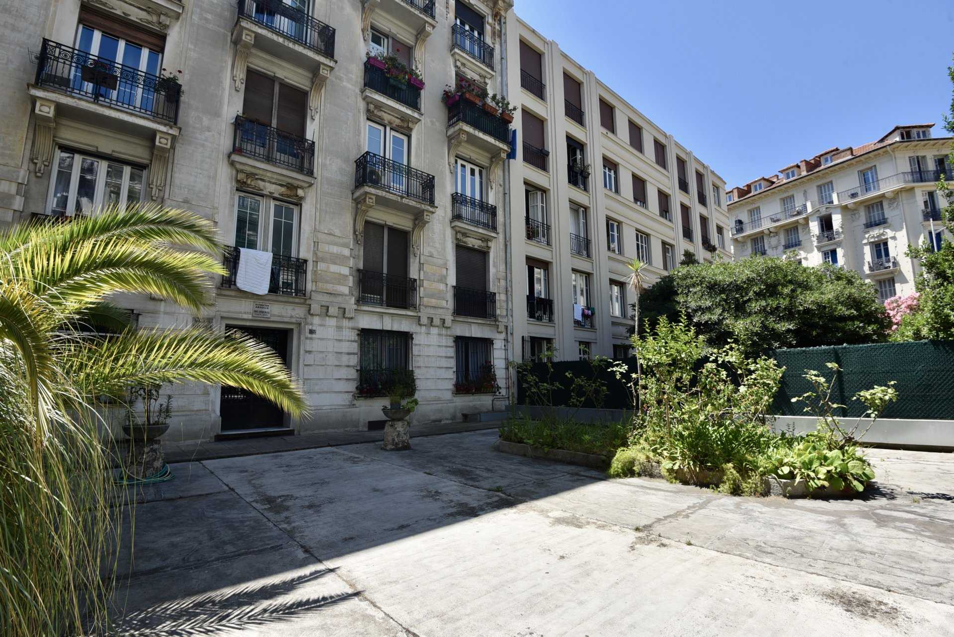 Eigentumswohnung im Nice, Alpes-Maritimes 11161360