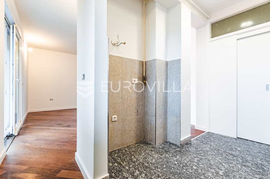 Condominium in Zagreb,  11161550