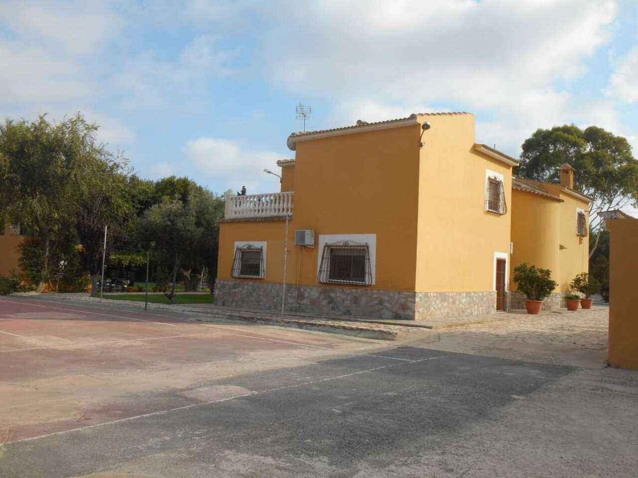 House in Alicante (Alacant), Comunidad Valenciana 11166797