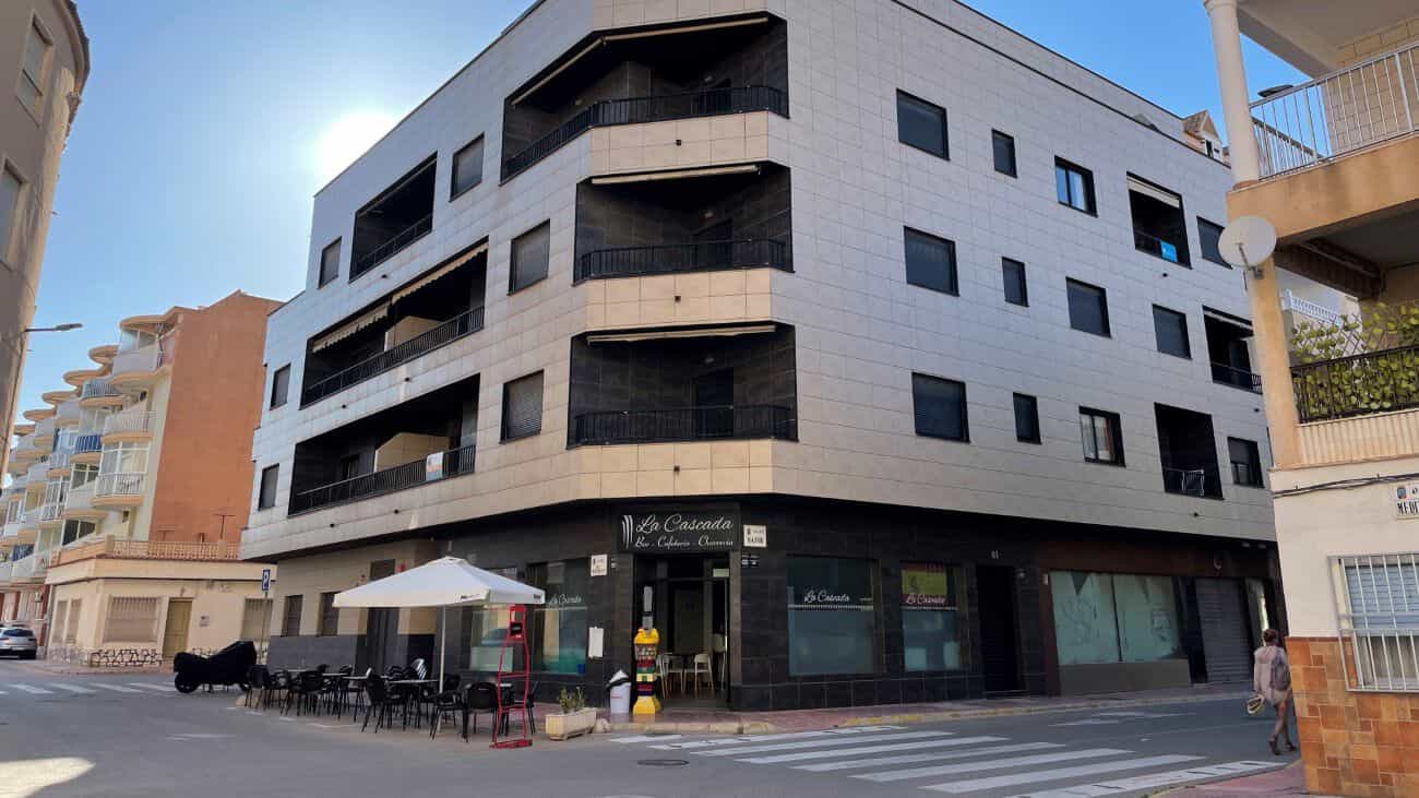 Condominium in Torrevieja, Comunidad Valenciana 11169892