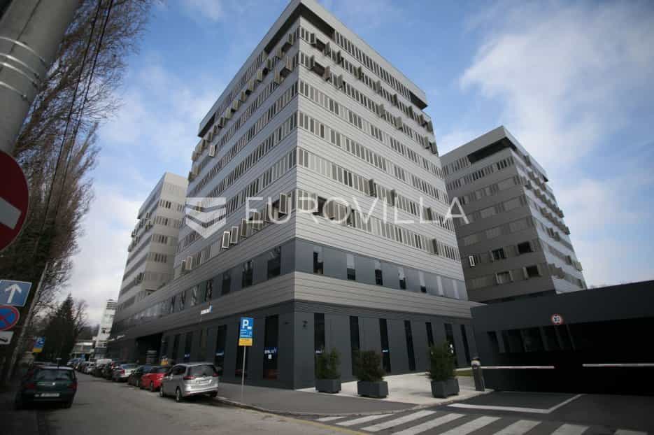 Condominium dans Donji Bukovec, Zagreb, Grad 11172538