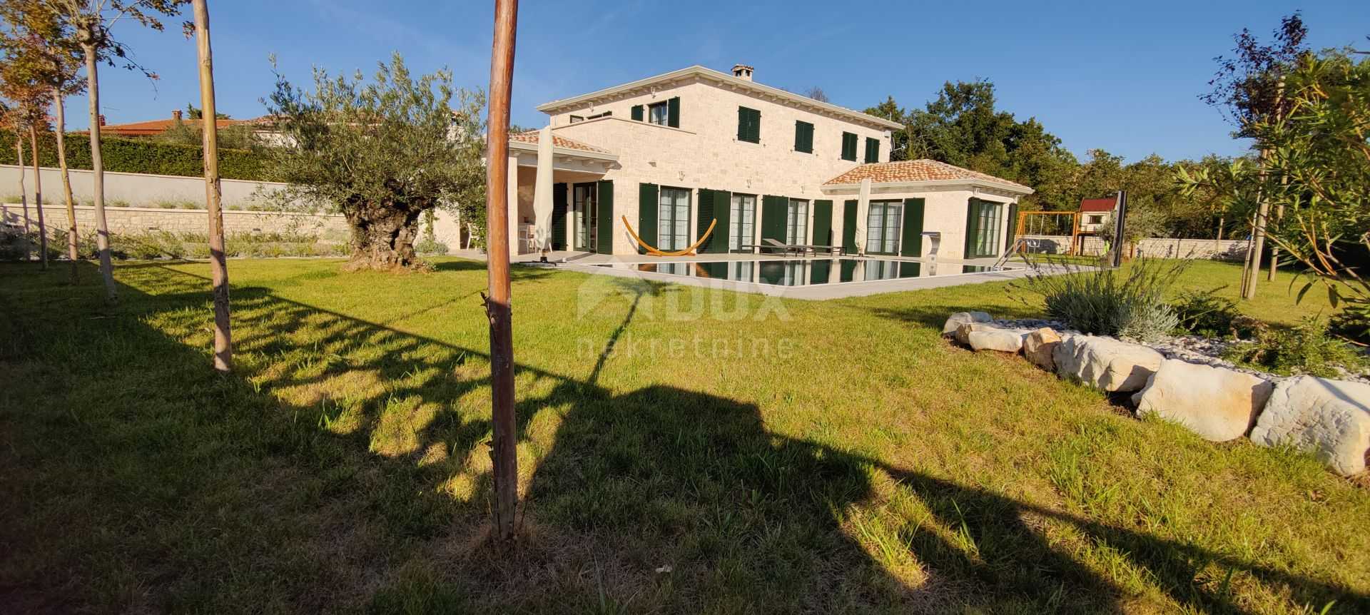 Rumah di Višnjan, Istria County 11172582
