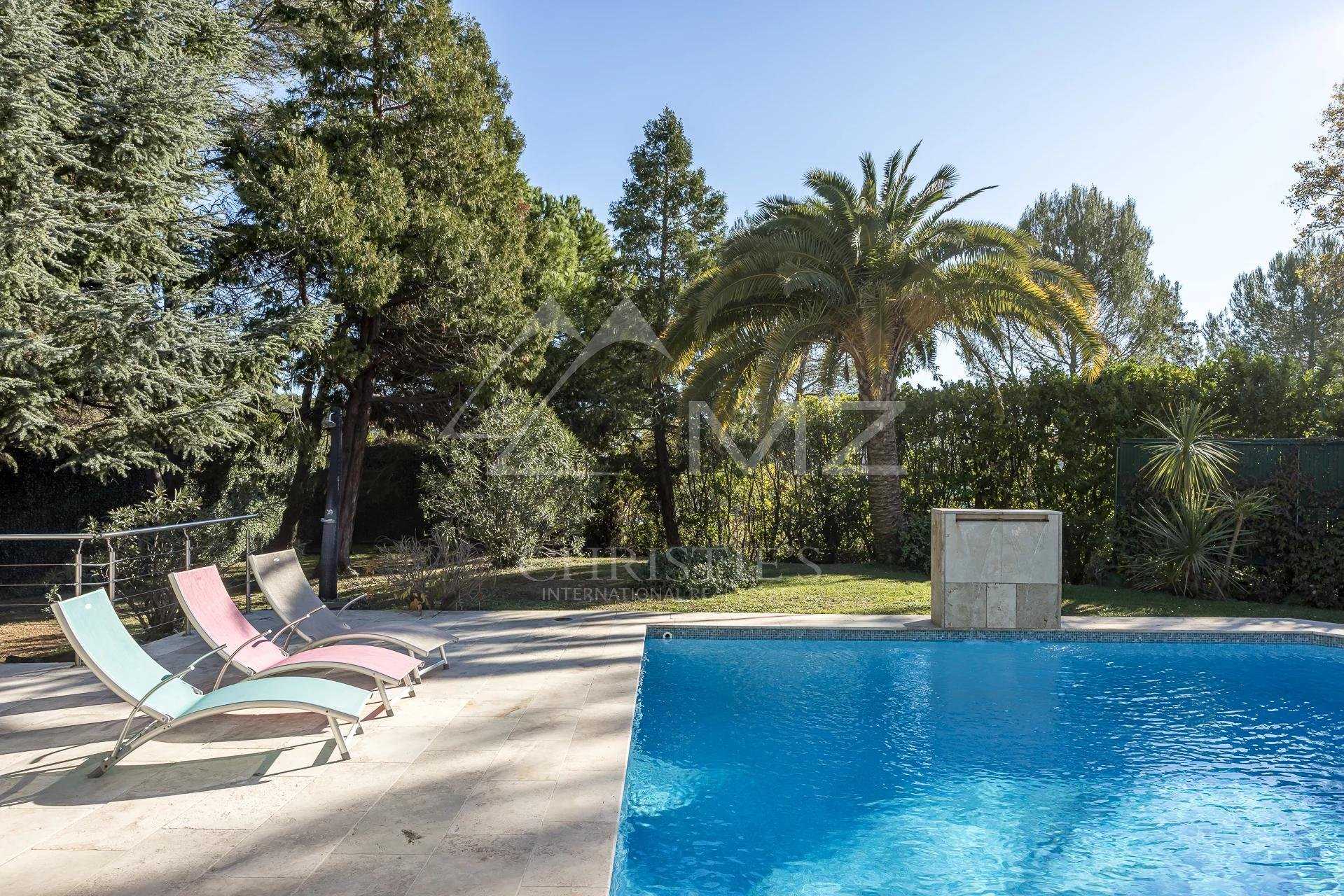 House in Mougins, Provence-Alpes-Cote d'Azur 11172642