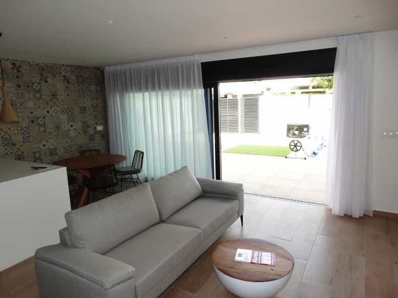 Condominium in La Horadada, Valencia 11172770