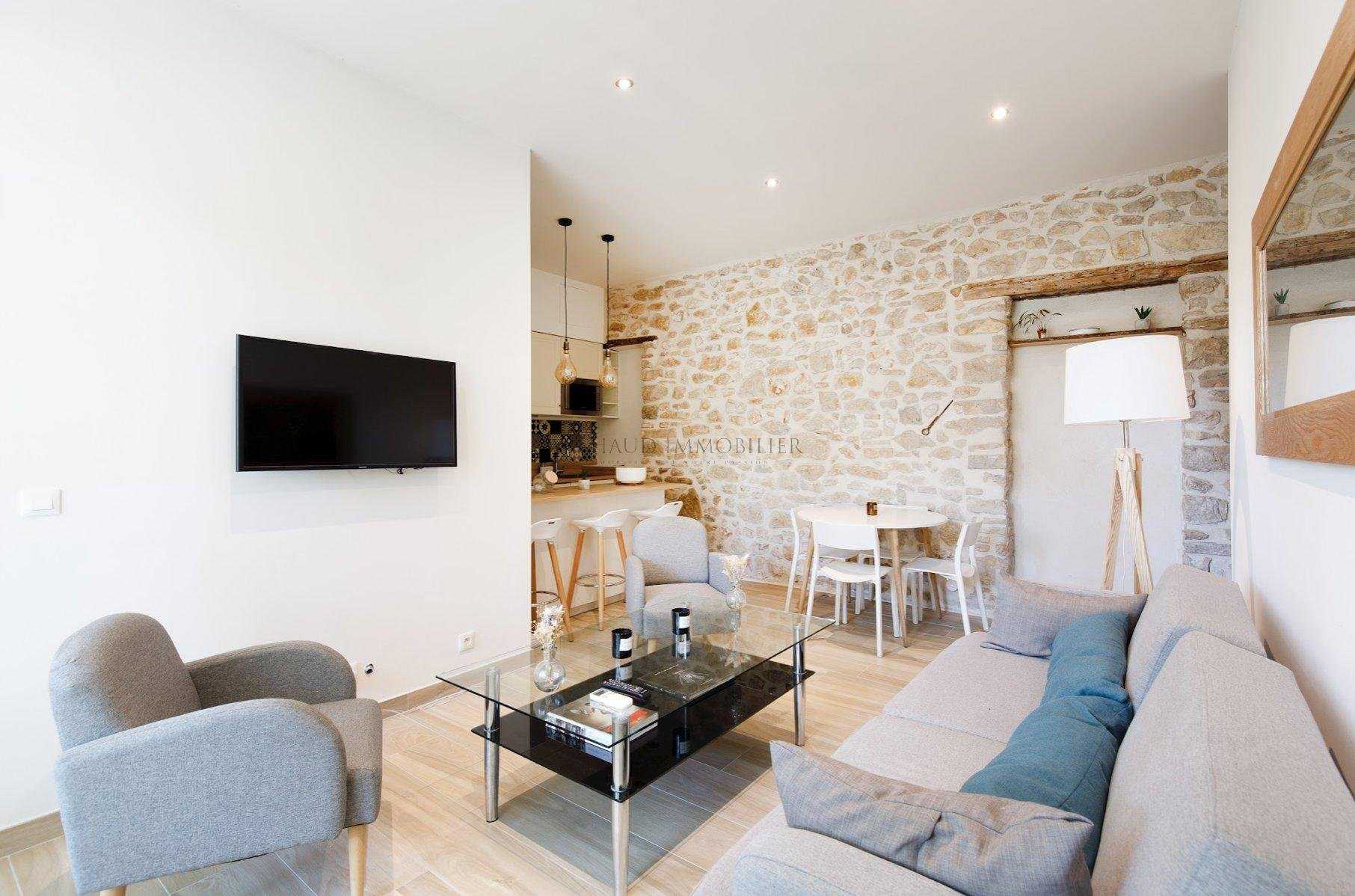 Condominium in Juan-les-Pins, Provence-Alpes-Côte d'Azur 11173322
