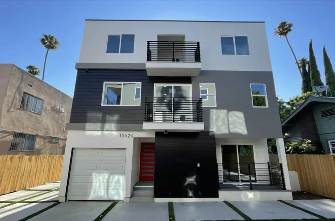 Real Estate in Los Angeles, 1552 Winona Boulevard 11173376