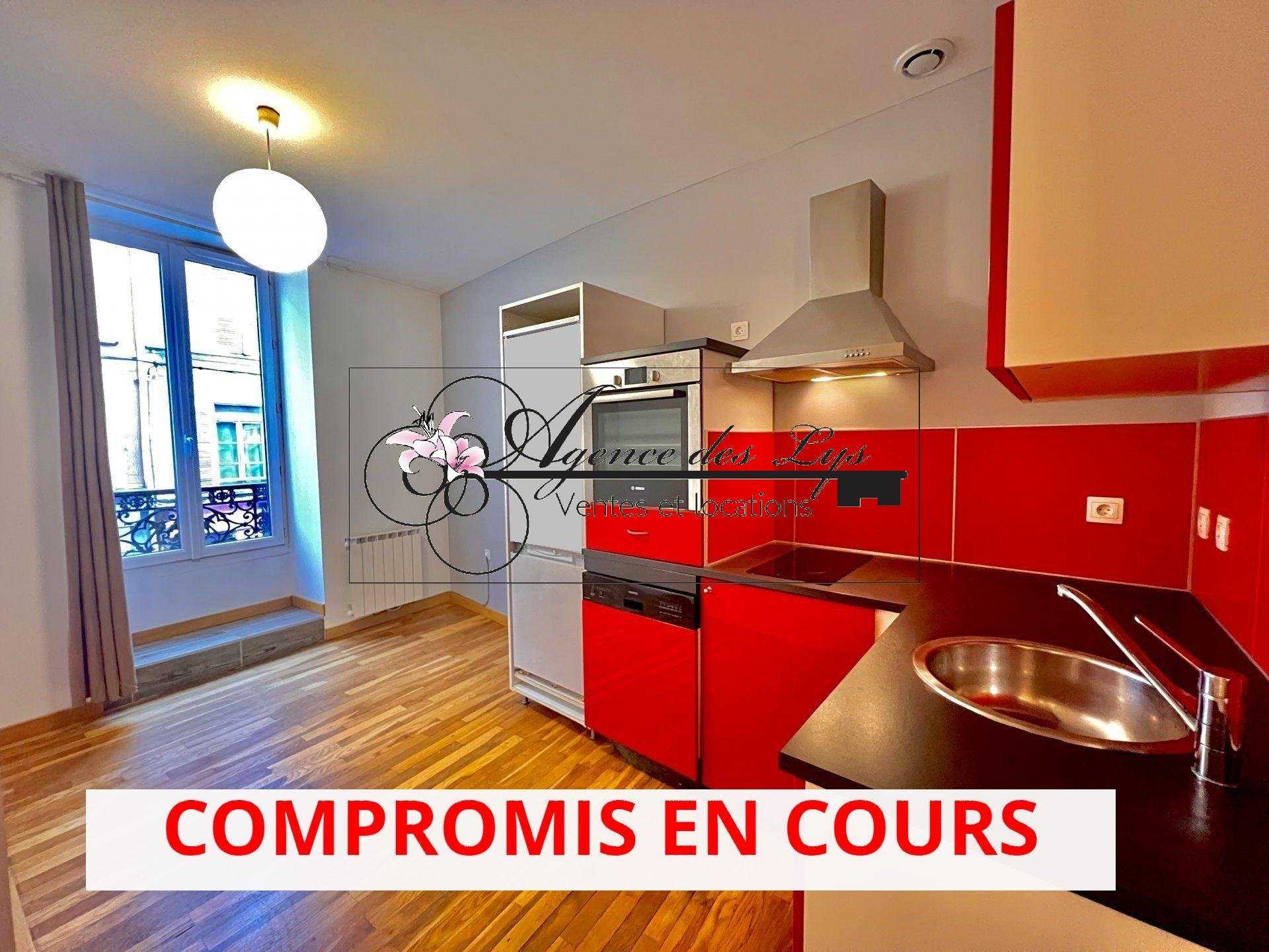 Condominium in Voiron, Auvergne-Rhone-Alpes 11174181