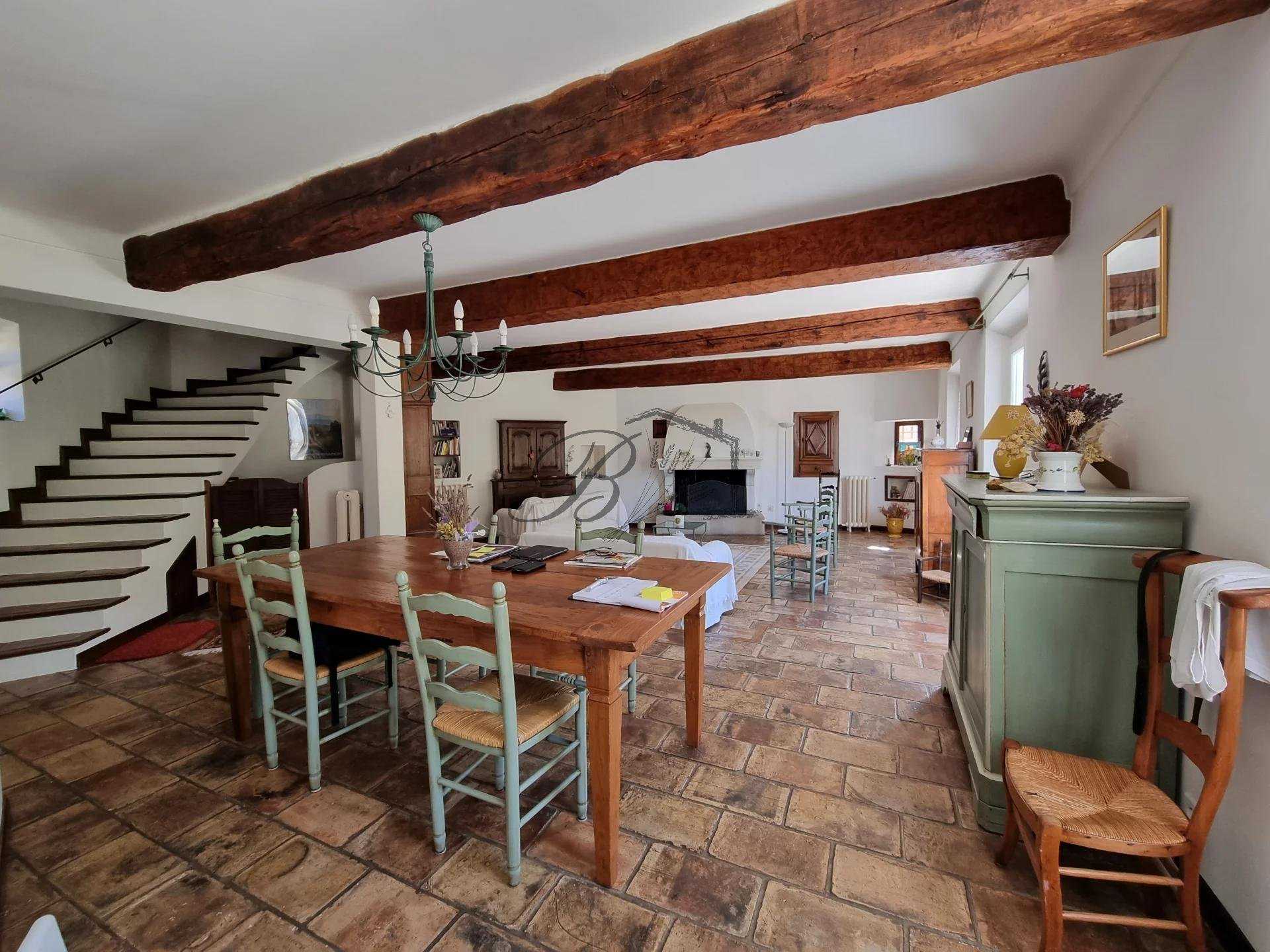 casa en La Bastide-des-Jourdans, Provenza-Alpes-Costa Azul 11174200