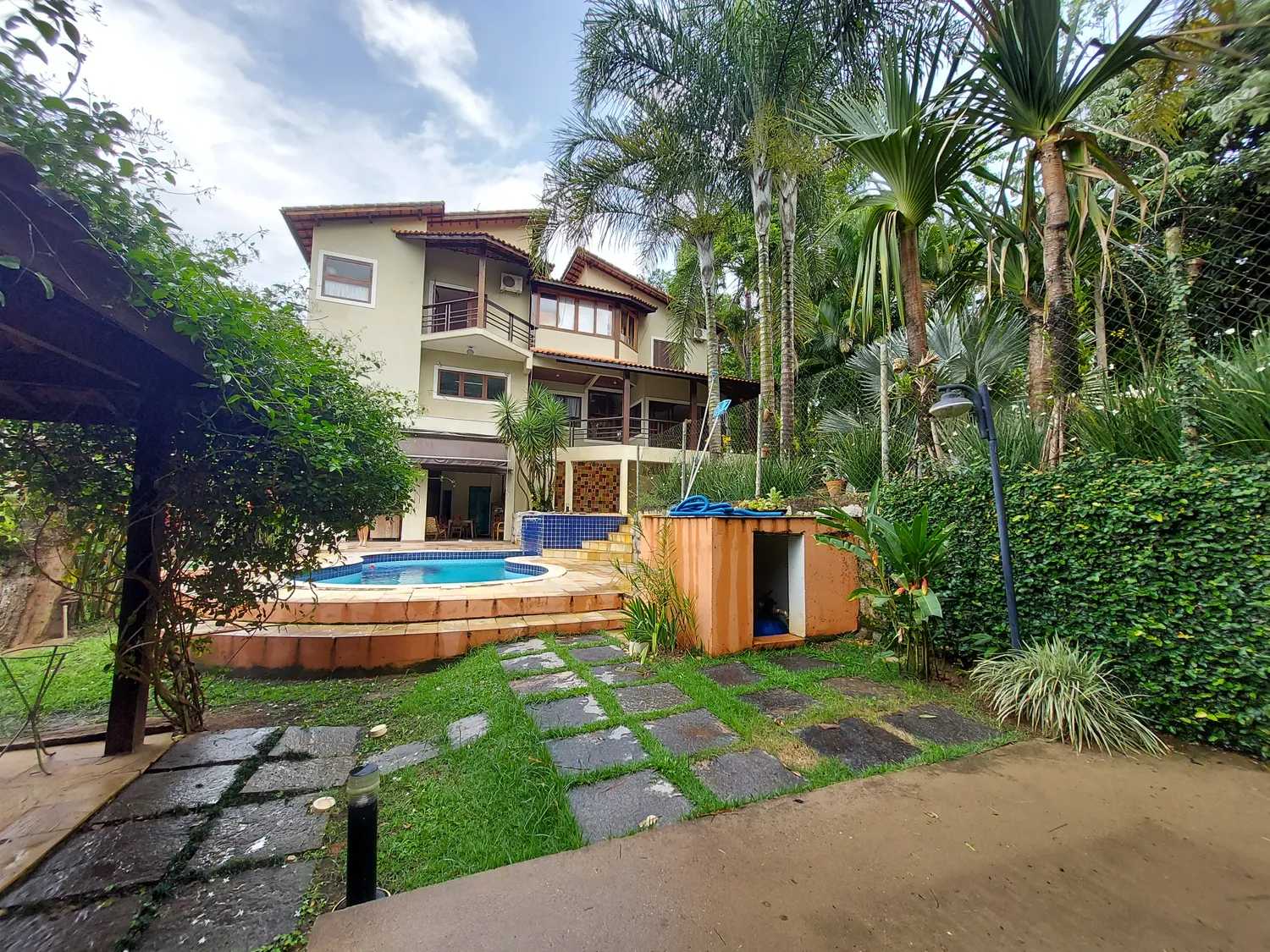 منازل متعددة في بايرو دي إيتابوكا, Avenida Augusto de Carvalho 11174278