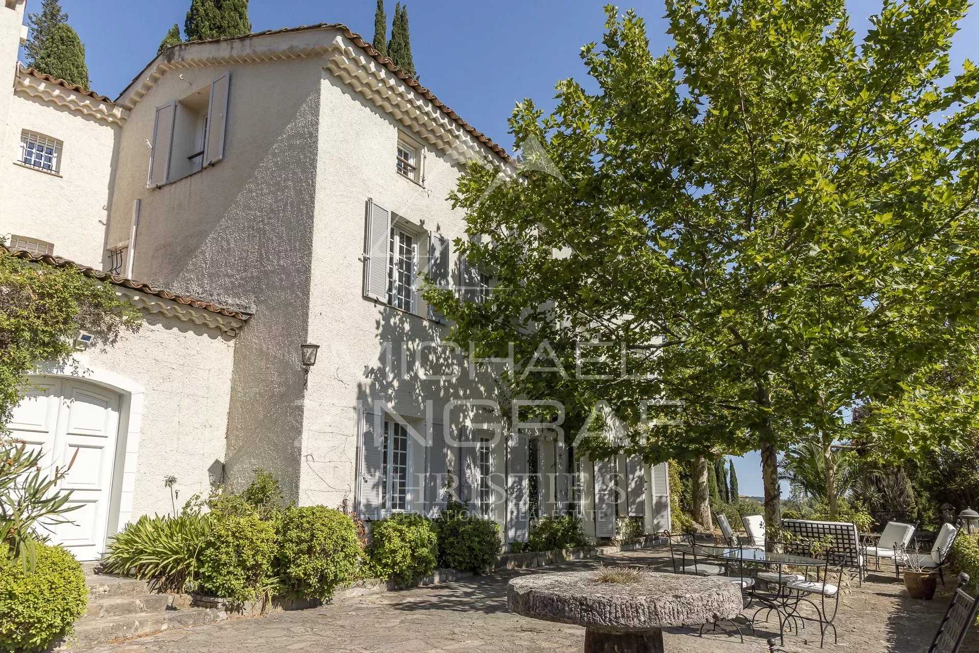 loger dans Grasse, Provence-Alpes-Côte d'Azur 11175436