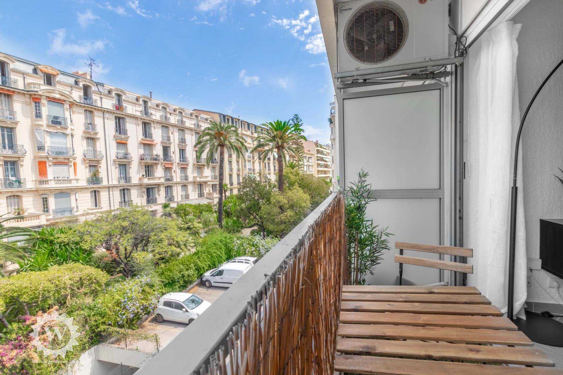 Condominium in Nice, Alpes-Maritimes 11175455
