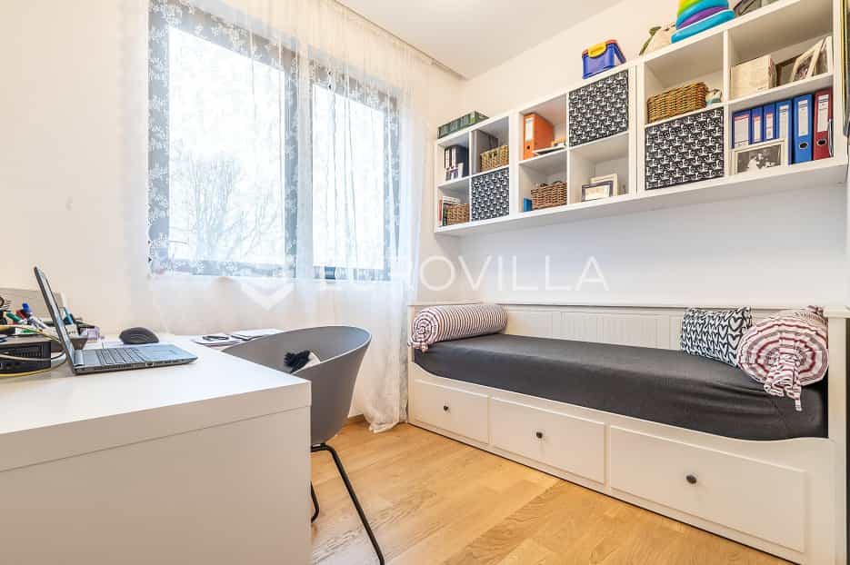 Condominium in Zagreb,  11175518