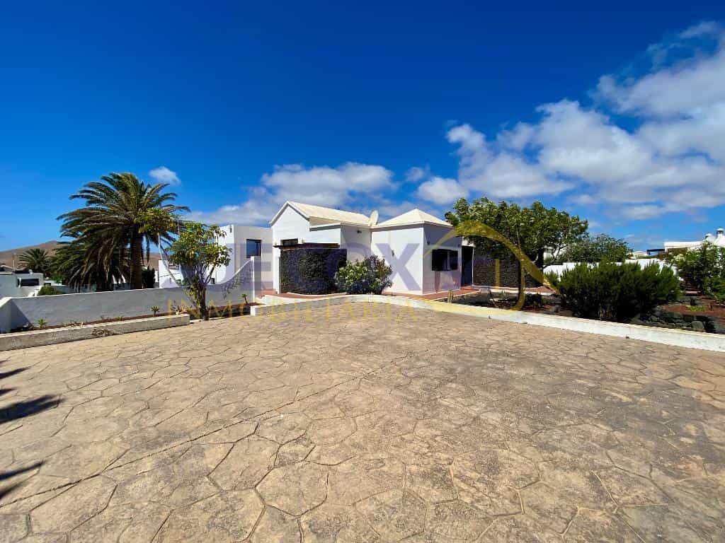 House in Teguise, Canary Islands 11175721