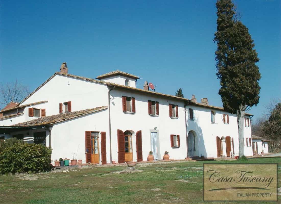 Будинок в Чивітелла в Валь-ді-К'яна, Тоскана 11176375