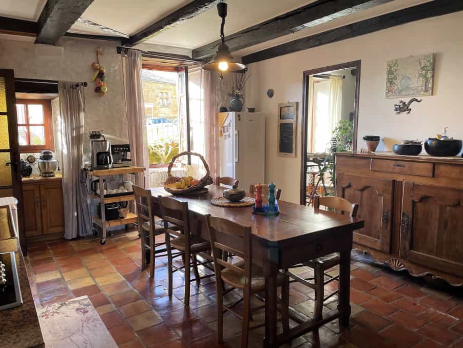 House in Biron, Nouvelle-Aquitaine 11176379
