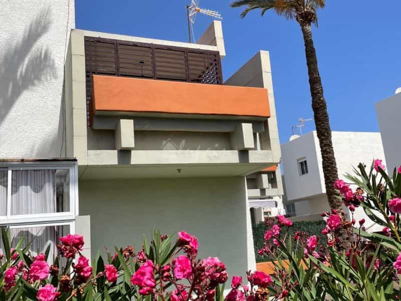 Condominium in Costa del Silencio, Canarias 11176512