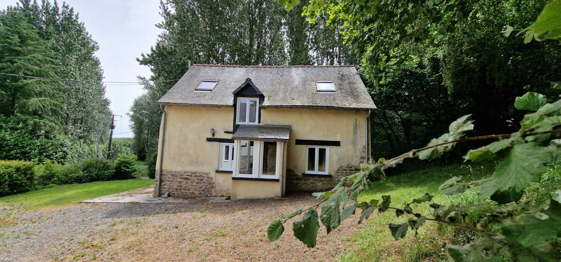 rumah dalam Saint-Vran, Bretagne 11176538