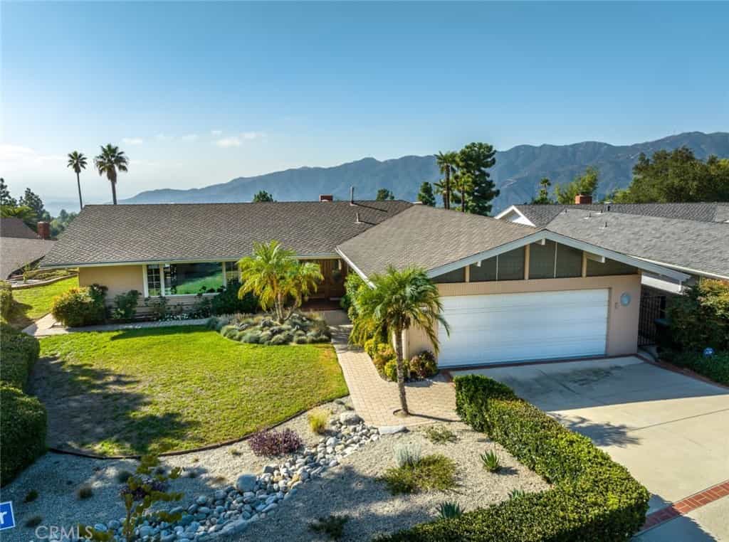 Hus i La Crescenta-Montrose, California 11177081