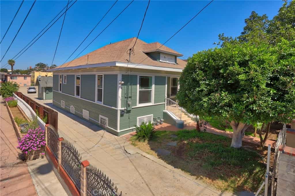 House in Wellington Heights, California 11177151
