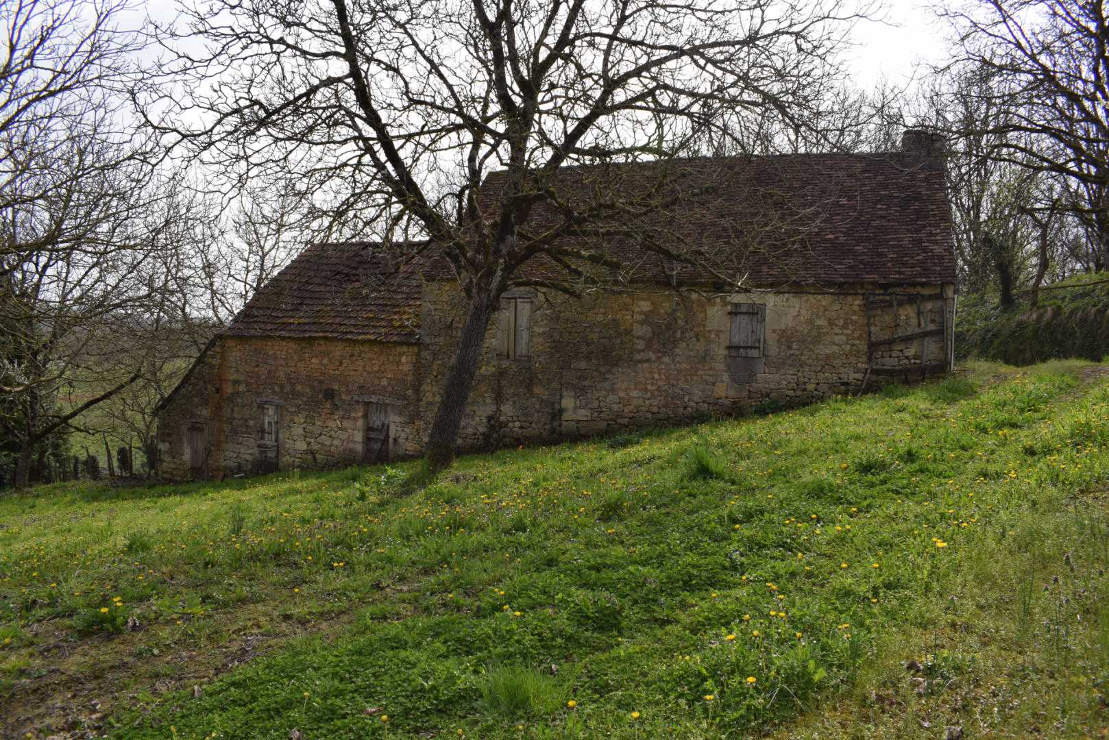بيت في Hautefort, Nouvelle-Aquitaine 11177228