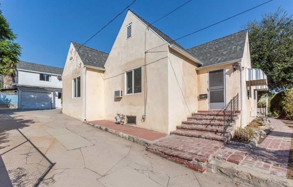House in La Crescenta, California 11177259